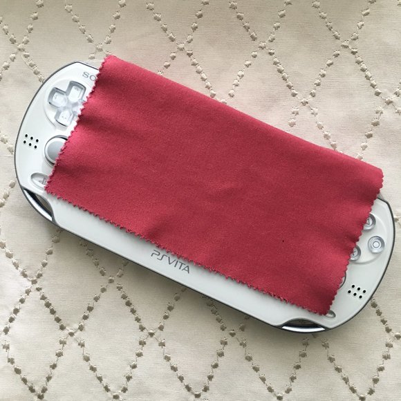 Assassin's Creed III Liberation PlayStation Vita Wi-Fi Bundle PS Vita 10… - Picture 8 of 16